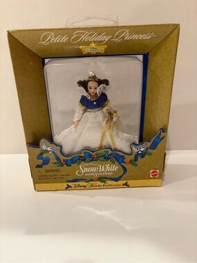 BRAND NEW Disney Petite Holiday Princess Snow White Doll